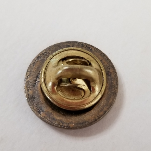 Vintage BOBCAT Cub Scouts BSA Boy Scouts of America Brass Tone Lapel Pin - Picture 2 of 3